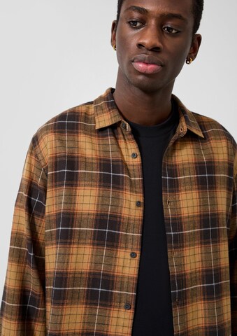 Coupe regular Chemise QS en marron : devant