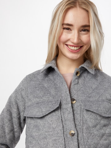 Veste mi-saison 'Vera Owen' OBJECT en gris