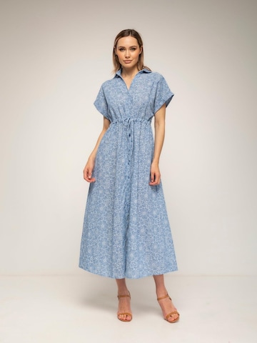 Robe-chemise 'vestido midi camisero bordado de manga corta con cintura fruncida' Tantra en bleu : devant