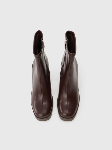 STEVE MADDEN Μποτάκι 'Mesmerize' σε καφέ