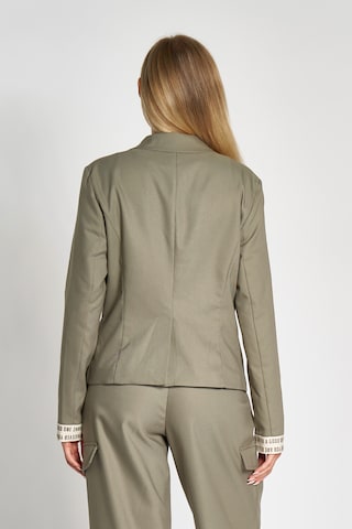 Zhrill Blazer in Grün