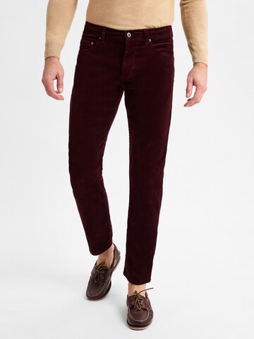 Nils Sundström Regular Trousers 'Aiden' in Red: front