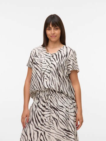 Vero Moda Curve Blouse 'VMCDora' in White: front