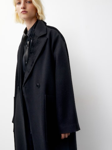 Pull&Bear Between-Seasons Coat in Black