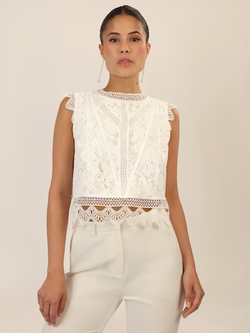 APART Top in White: front