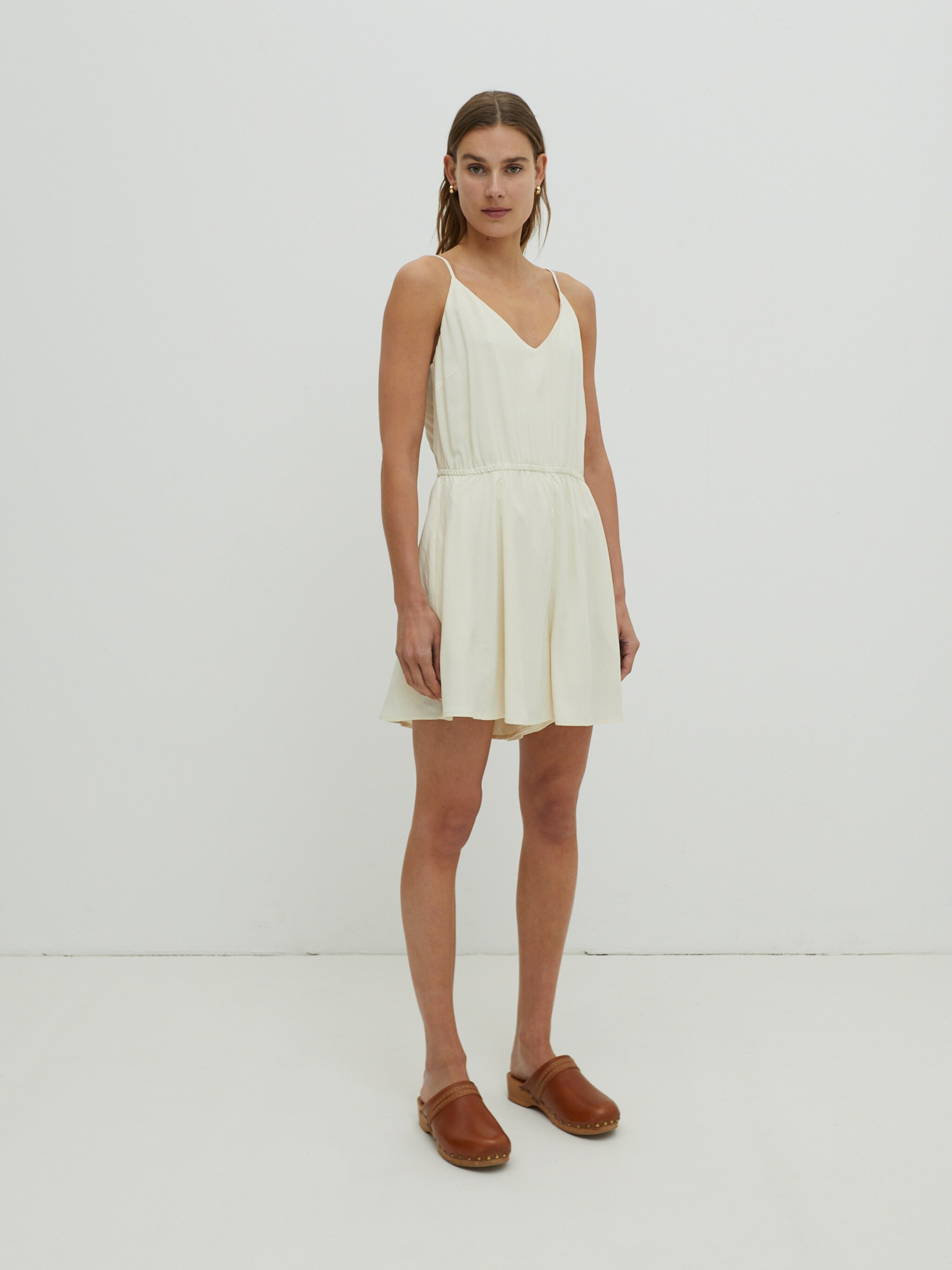 EDITED Produkter Jumpsuit 'Zola' beige