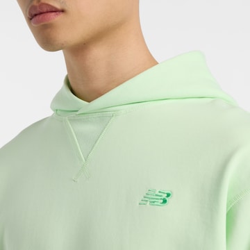 new balance Sportsweatshirt in Grün