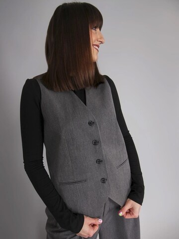 OPRA Vest in Grey