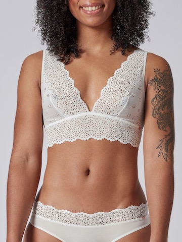 Skiny Triangle Bra in White