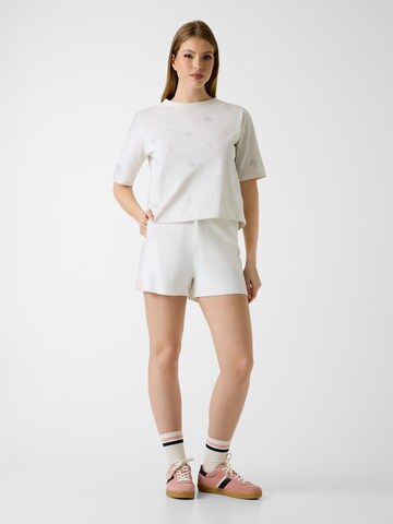 GUESS Shorts in Weiß