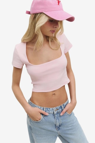 No Matter What Shirt in Roze: voorkant