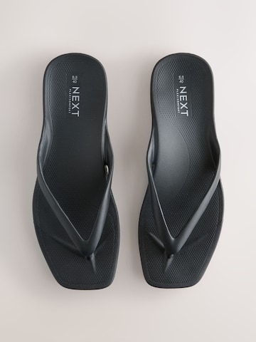 Flip-flops de la Next pe negru