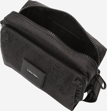 Calvin Klein - Bolsa para cámara en negro