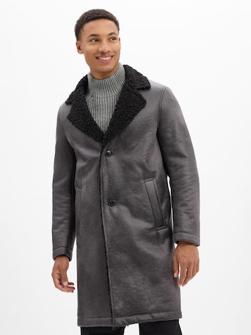 Manteau d’hiver ' Soleno ' DRYKORN en gris : devant
