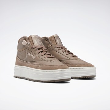 Sneaker alta 'Club C Geo' di Reebok in marrone