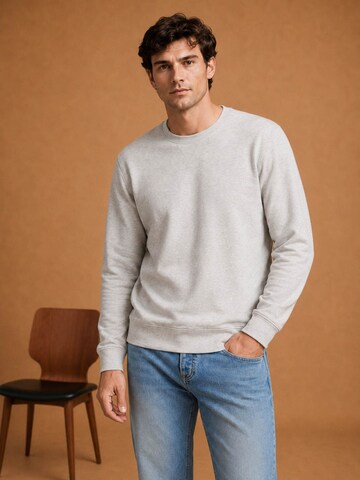 KING Essentials Sweater 'The George' in Grey
