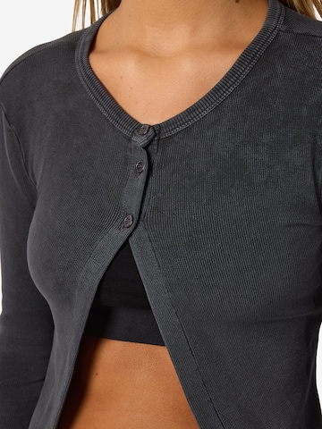 Noisy may Kardigán 'NMMAYA' - fekete