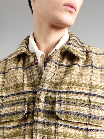 Coupe regular Chemise Abercrombie & Fitch en beige