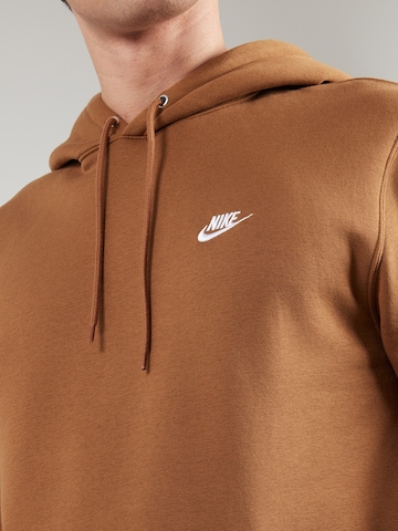 Sweat-shirt 'CLUB' Nike Sportswear en marron