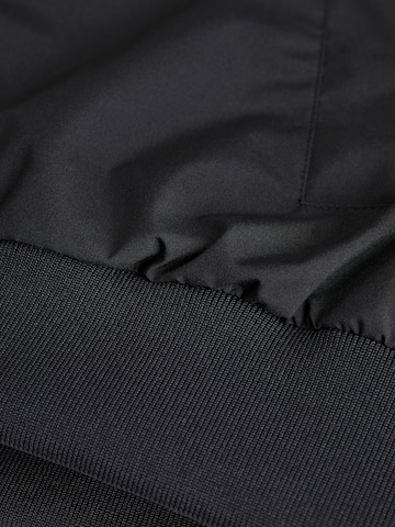 Veste mi-saison 'JXELLA' JJXX en noir