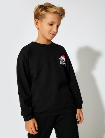 Koton Sweatshirt in Schwarz: Vorderseite