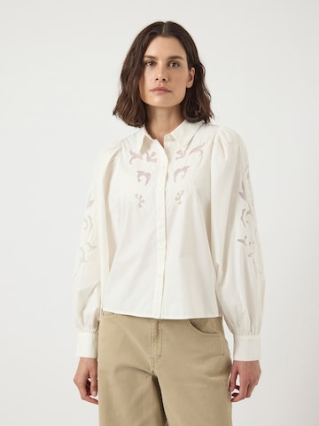YAS Blus 'YASZIMIA' i vit: framsida