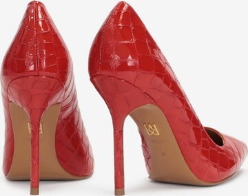 Kazar Pumps in Red