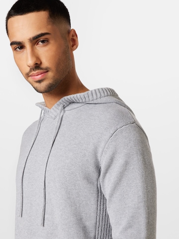 ABOUT YOU Pullover 'Alan' in Grau