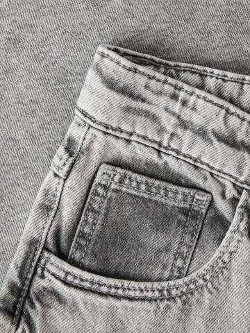 TWO SOON Loosefit Jeans in Grau