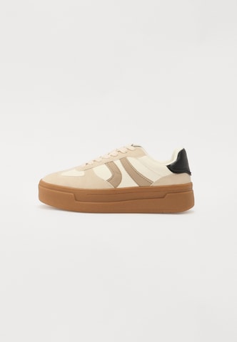Sneaker low 'DARBIE' de la CALL IT SPRING pe alb: față
