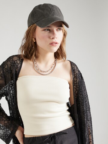 Top de la STUDIO SELECT pe bej