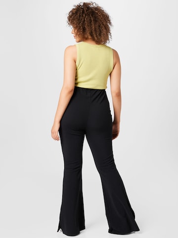 évasé Pantalon Nasty Gal Plus en noir