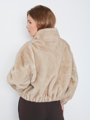 Veste mi-saison 'Fera' co'couture en beige