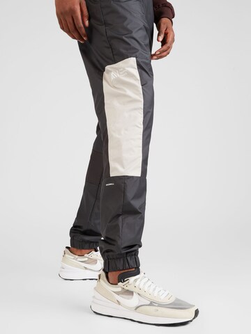 THE NORTH FACETapered Sportske hlače - siva boja