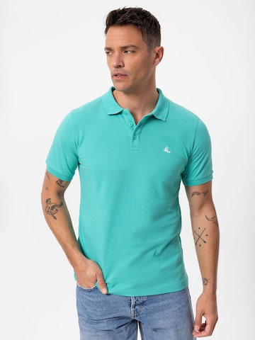 Tricou de la Daniel Hills pe verde