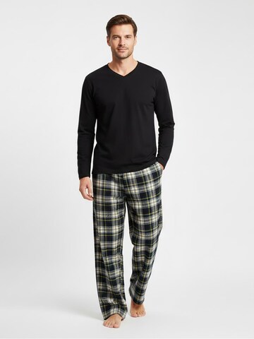 La V Pajamas long in Black