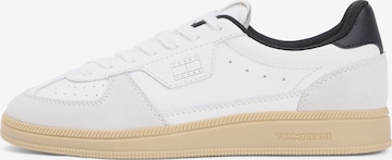 Tommy Jeans Matalavartiset tennarit 'THE GREENWICH EDGE' värissä valkoinen: etupuoli