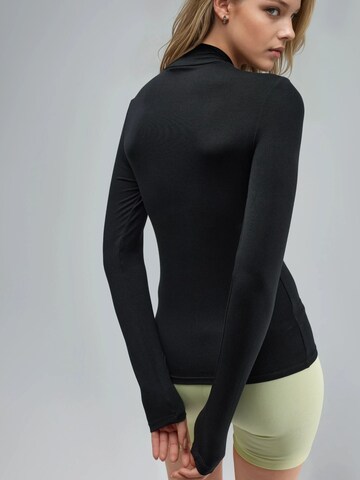 Busem Shirt in Zwart