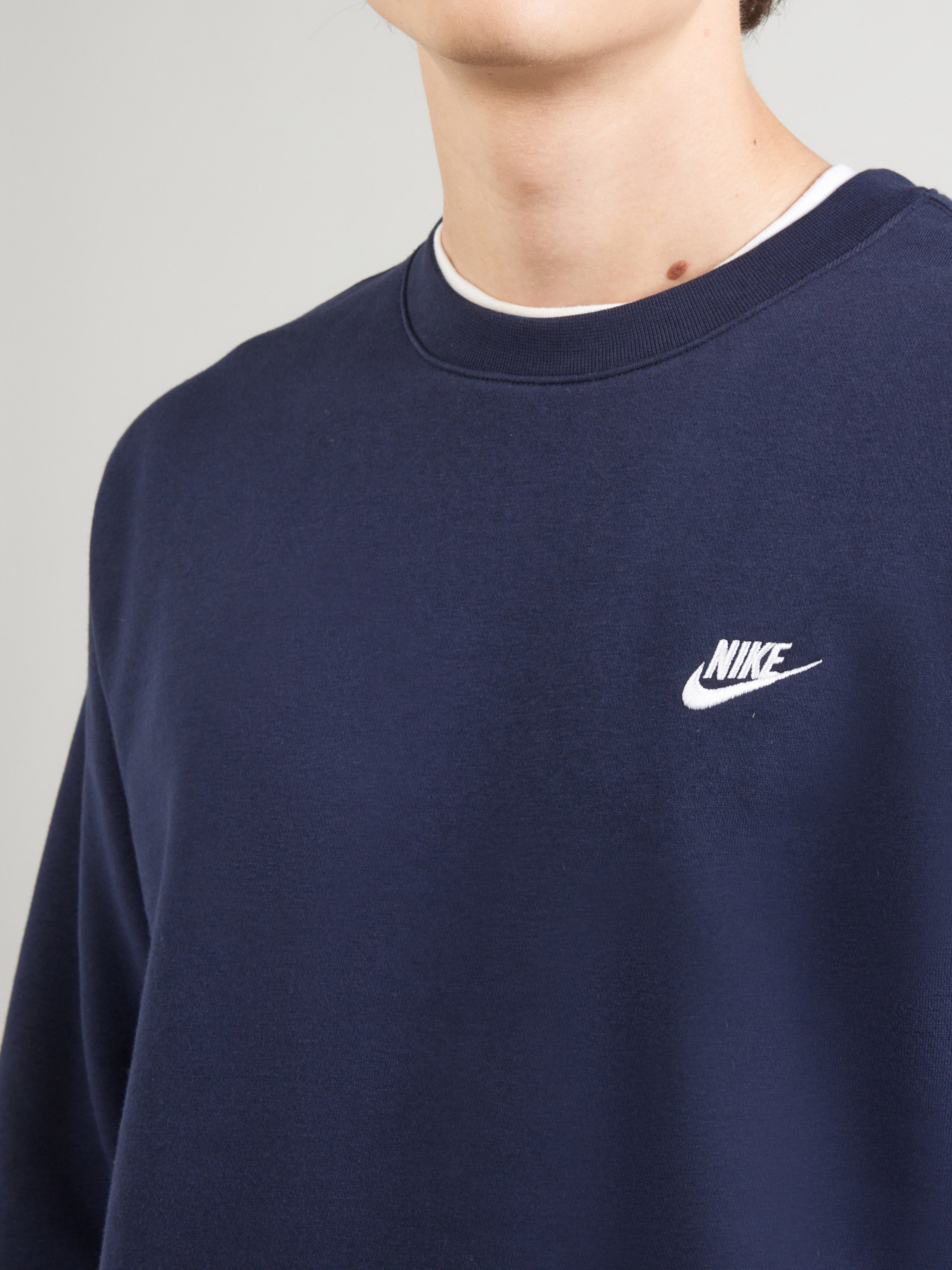 nike club crew neck sweat navy
