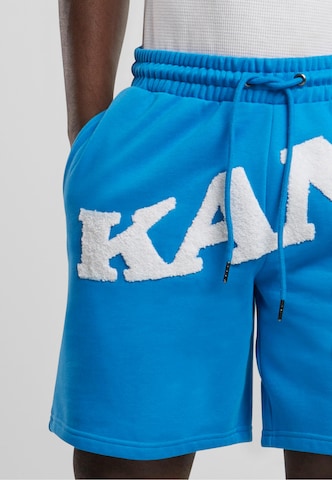 Karl Kani Loosefit Shorts in Blau