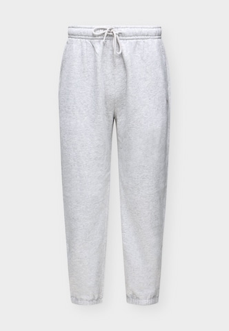 Tapered Pantaloni de la Abercrombie & Fitch pe gri: față