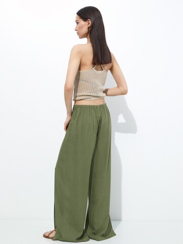 Wide leg Pantaloni di Pull&Bear in verde