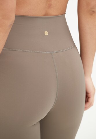 Athlecia Skinny Sportbroek 'Gaby' in Beige