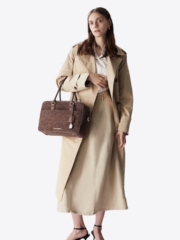 Victoria Hyde Handbag in Brown