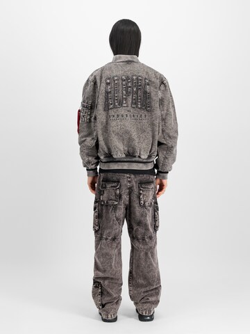 ALPHA INDUSTRIES Демисезонная куртка в Черный