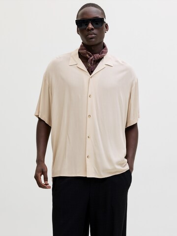 JACK & JONES - Ajuste confortable Camisa 'JJEJeff' en beige: frente