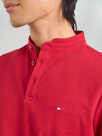 Tricou de la HECHTER PARIS pe roșu