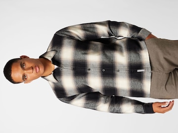 HOLLISTER - Regular Fit Camisa 'HOLIDAY' em preto: frente