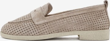 Chaussure basse Derimod en beige : devant