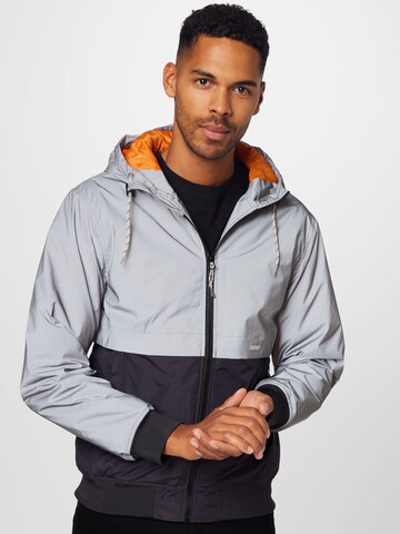 Iriedaily Between-season jacket in Grey: front